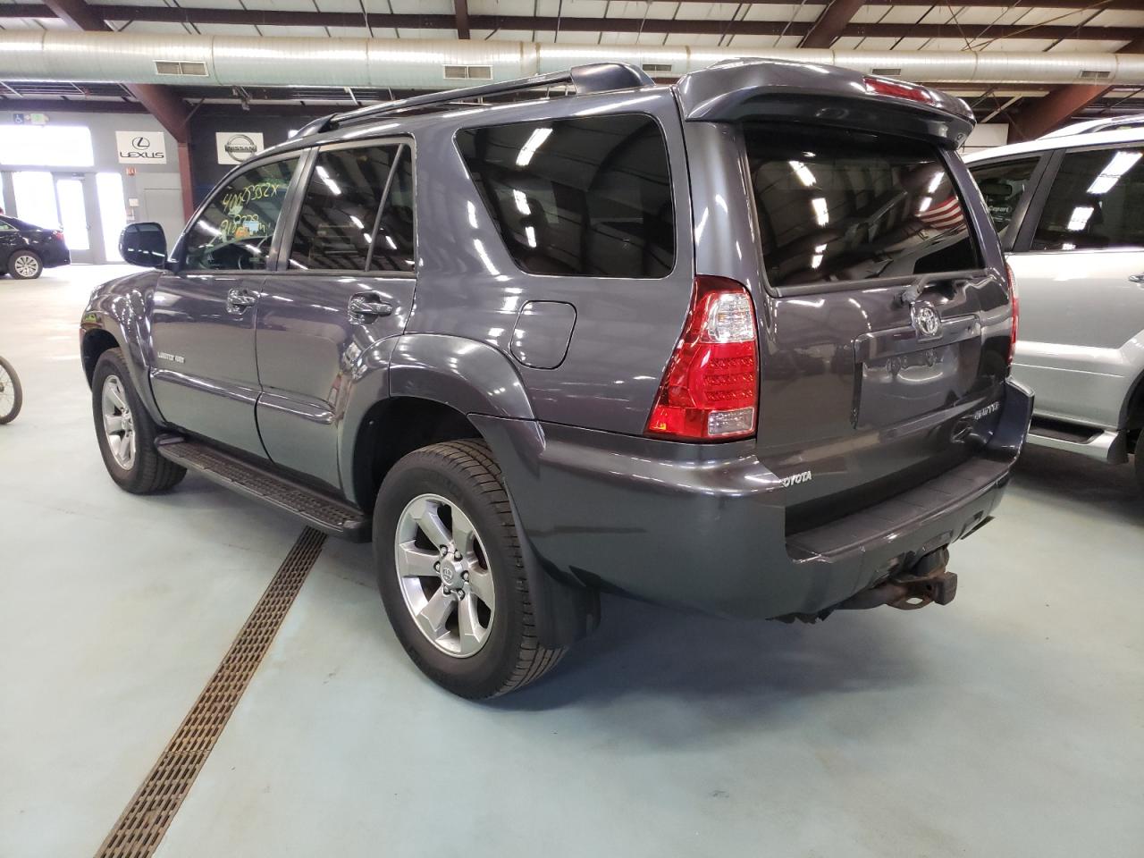 Photo 3 from auction – 2006 TOYOTA 4RUNNER LI with VIN JTEBT17R868035286