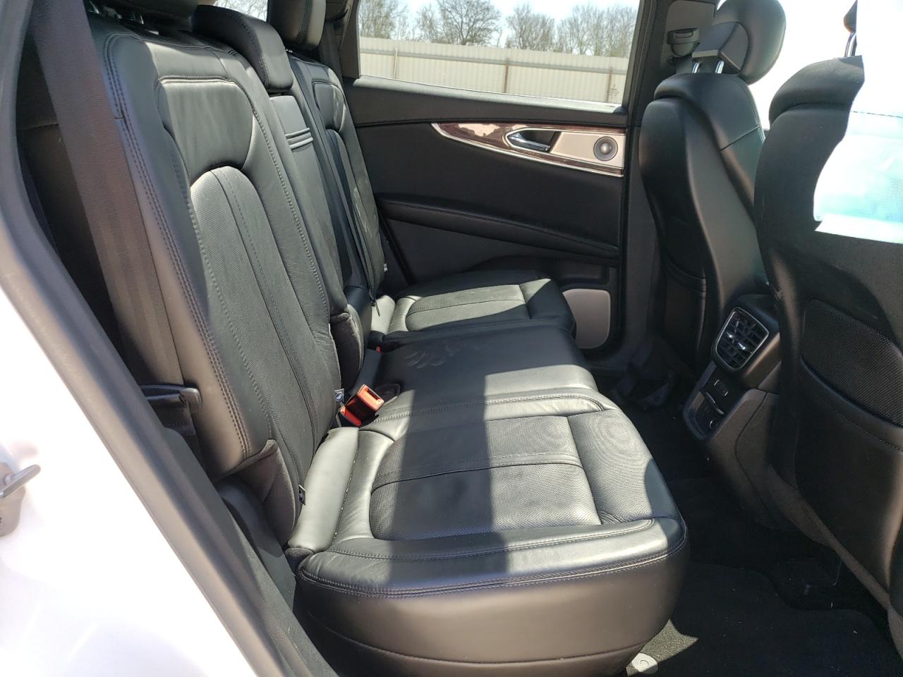 Photo 6 from auction – 2016 LINCOLN MKX RESERV with VIN 2LMTJ6LR9GBL71819