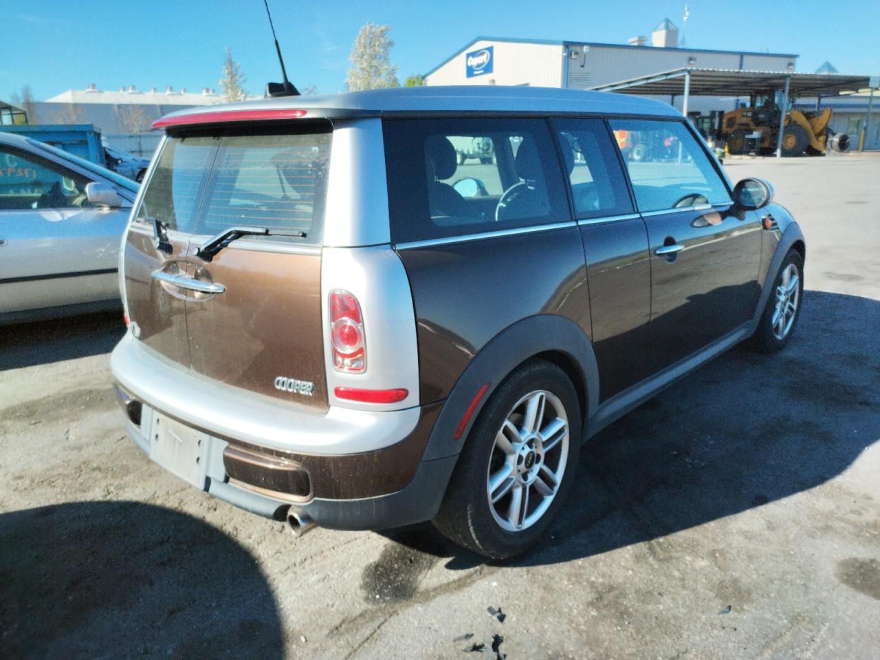 Photo 4 from auction – 2011 MINI COOPER CLU with VIN WMWZF3C5XBT187745