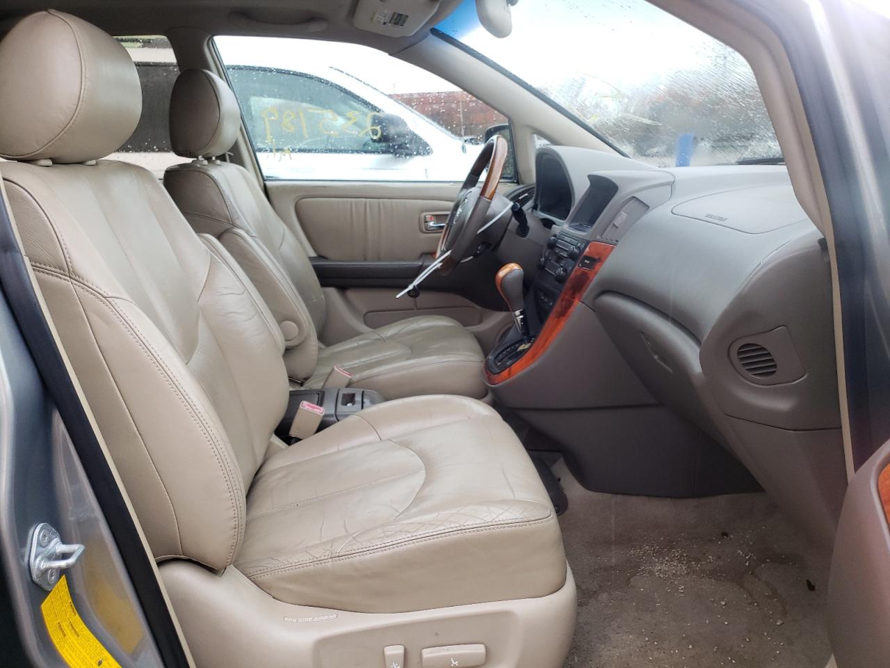 Photo 5 from auction – 2003 LEXUS RX 300 with VIN JTJHF10U330306170