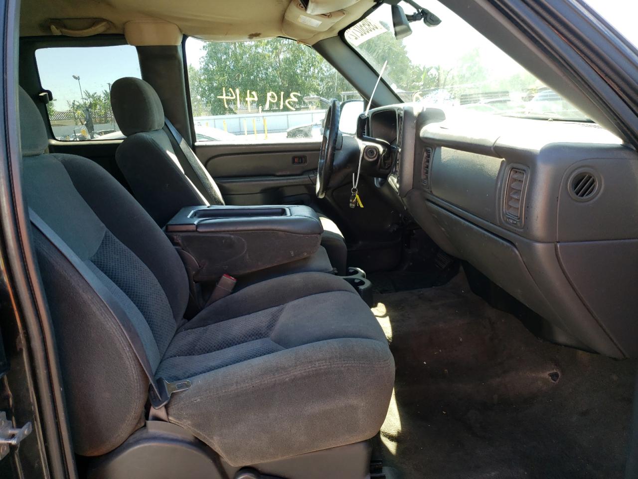 Photo 5 from auction – 2005 CHEVROLET SILVERADO with VIN 1GCHC29U25E117052