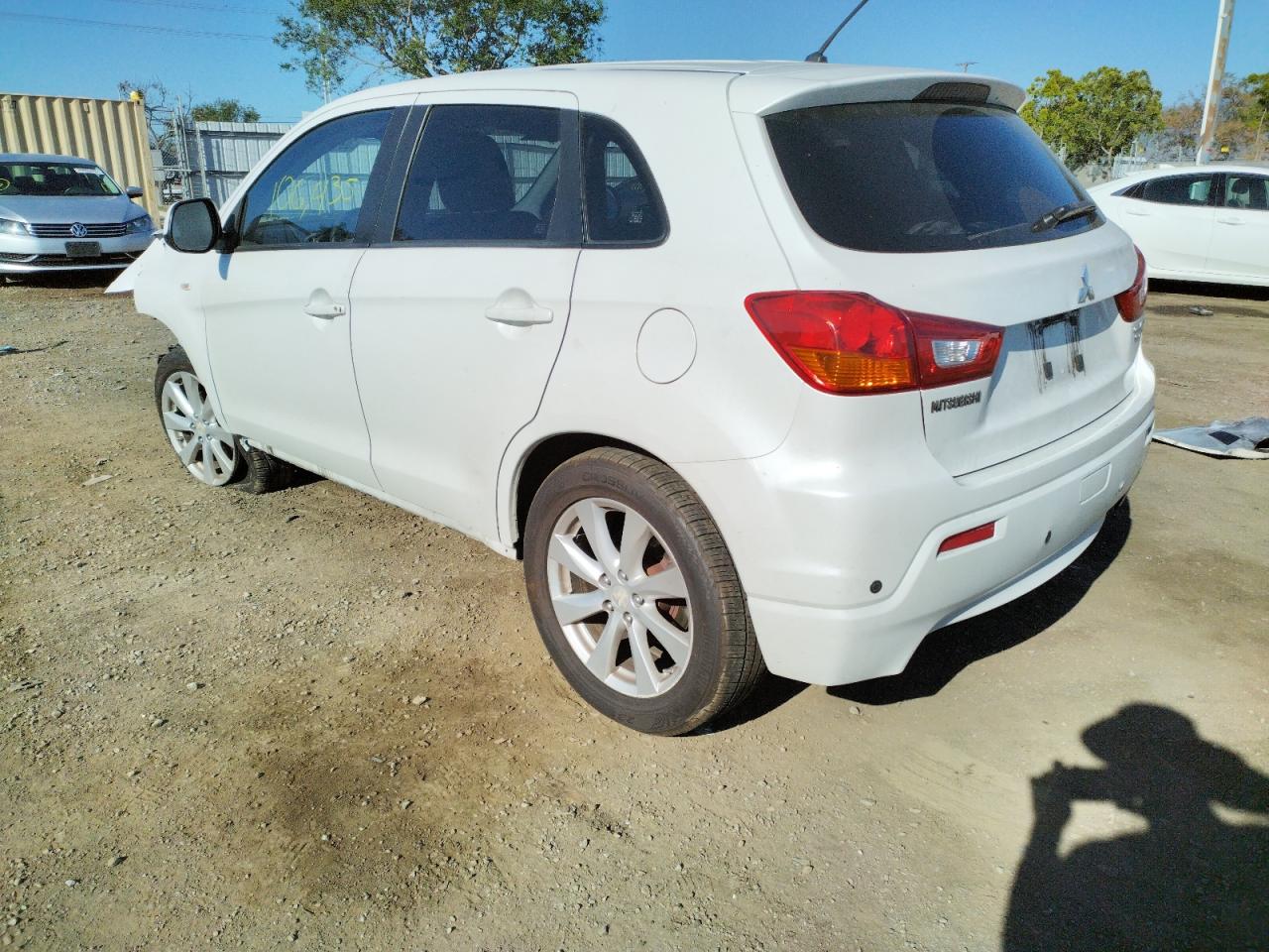 Photo 3 from auction – 2012 MITSUBISHI OUTLANDER with VIN JA4AP4AU8CZ011332