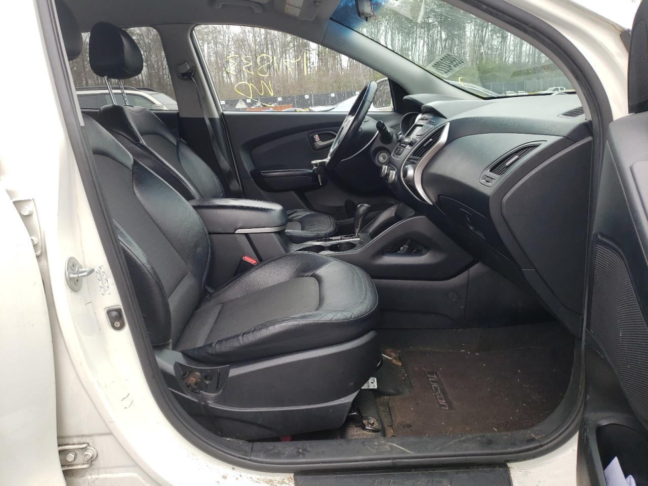 Photo 5 from auction – 2011 HYUNDAI TUCSON GLS with VIN KM8JU3AC4BU201586