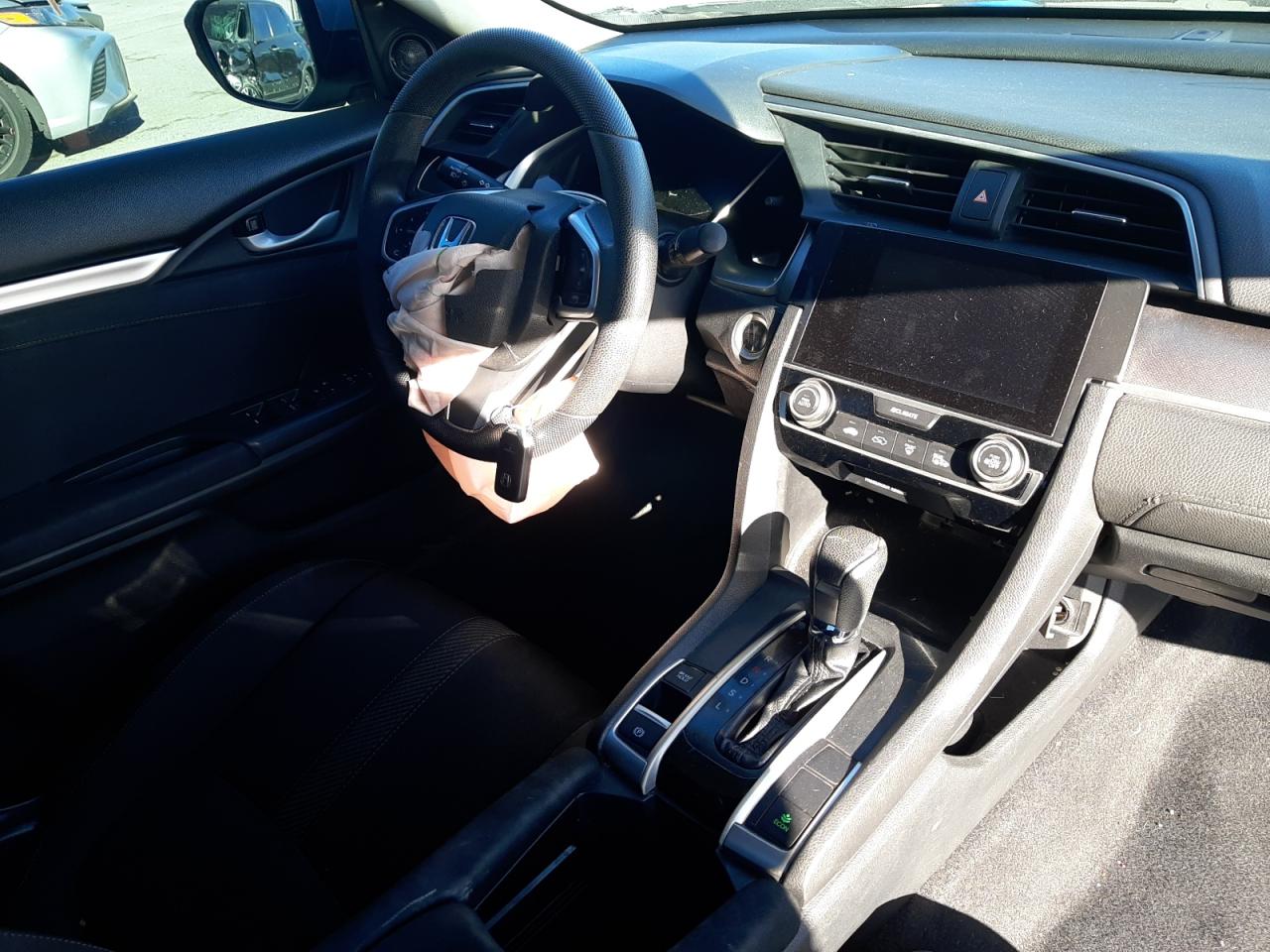 Photo 9 from auction – 2016 HONDA CIVIC EX with VIN 19XFC2F78GE052317