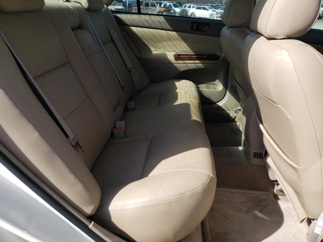 Photo 6 from auction – 2003 TOYOTA CAMRY LE with VIN 4T1BE32KX3U228574