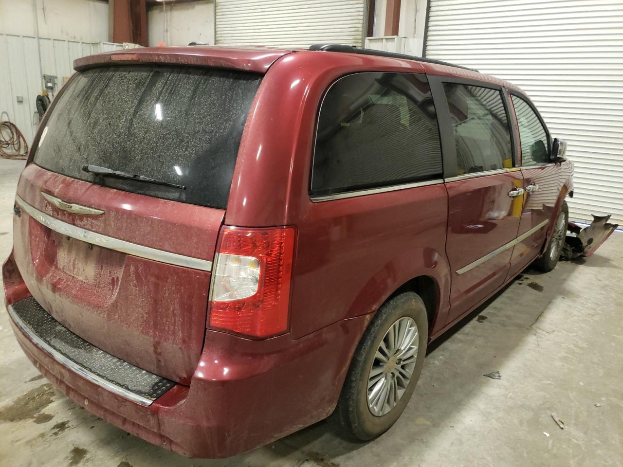Photo 4 from auction – 2013 CHRYSLER TOWN & COU with VIN 2C4RC1CG0DR806039