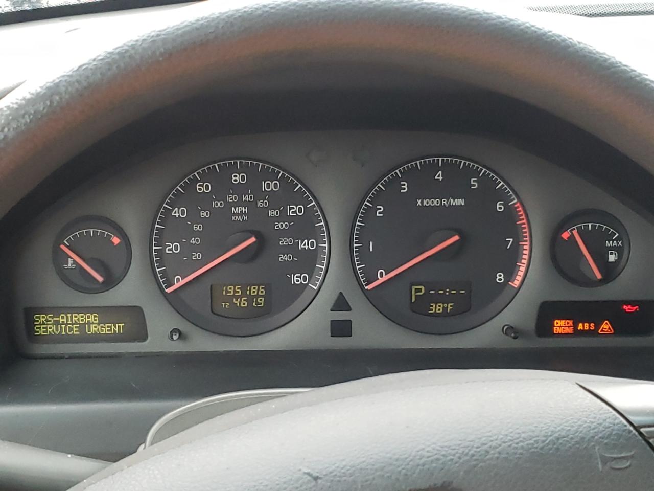 Photo 8 from auction – 2001 VOLVO S60 with VIN YV1RS61R512056789