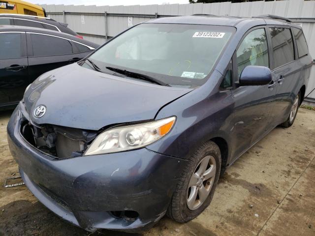 Photo 2 from auction – 2015 TOYOTA SIENNA LE with VIN 5TDKK3DC2FS589082