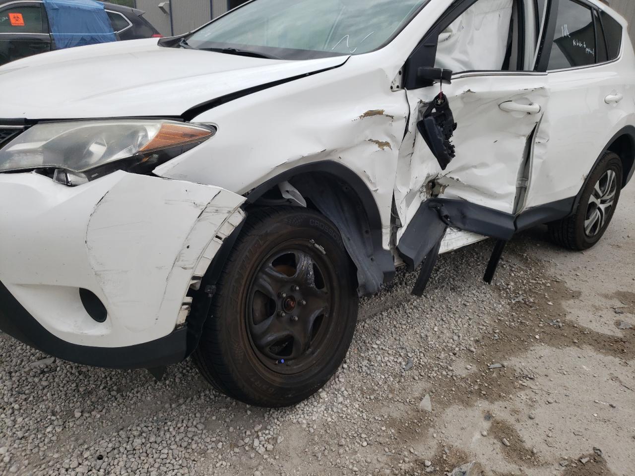 Photo 9 from auction – 2014 TOYOTA RAV4 LE with VIN 2T3ZFREV6EW092684
