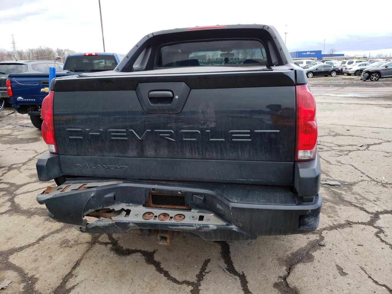 Photo 6 from auction – 2002 CHEVROLET AVALANCHE with VIN 3GNEK13T72G100713