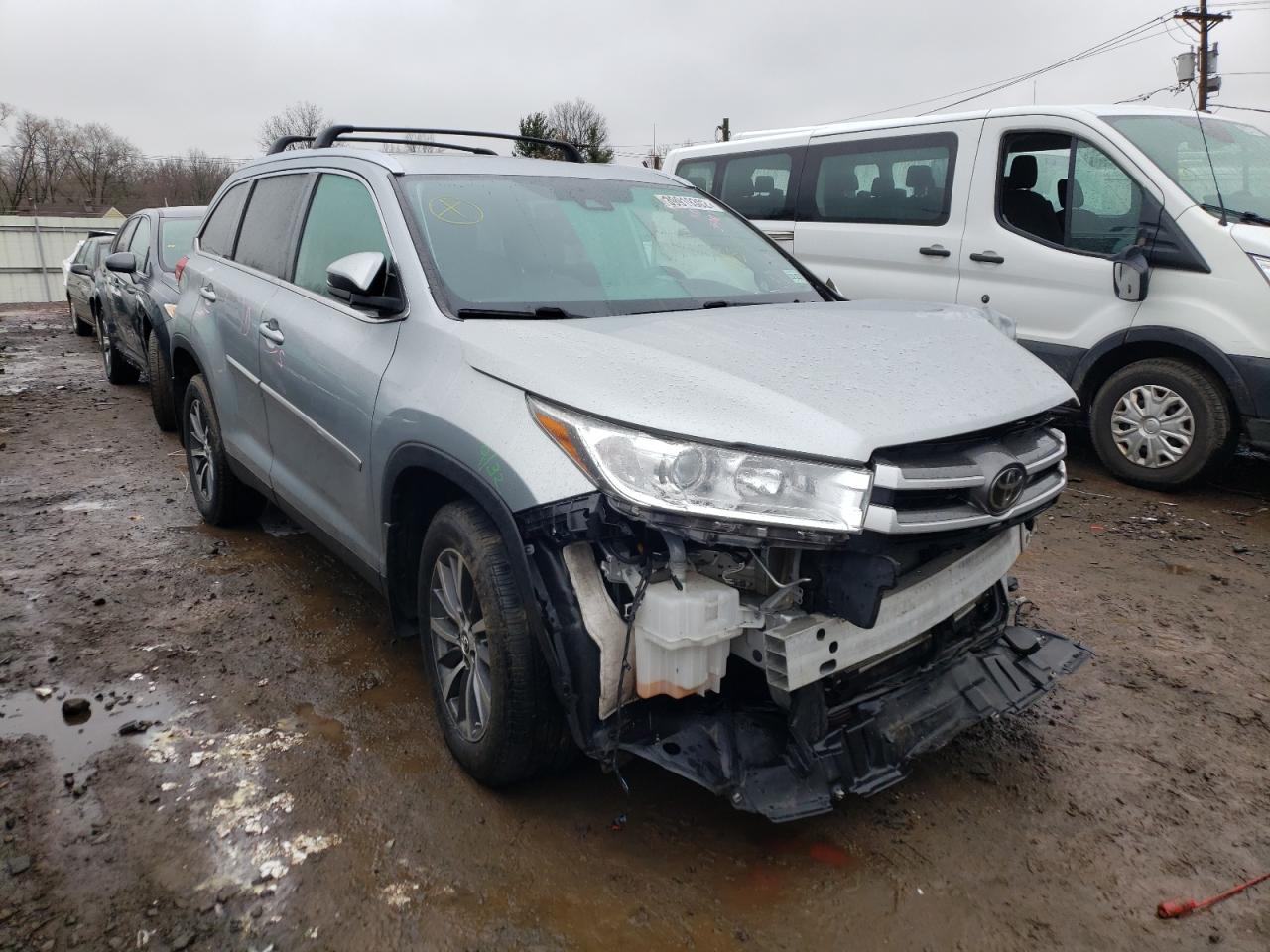 Photo 1 from auction – 2019 TOYOTA HIGHLANDER with VIN 5TDJZRFH1KS921073