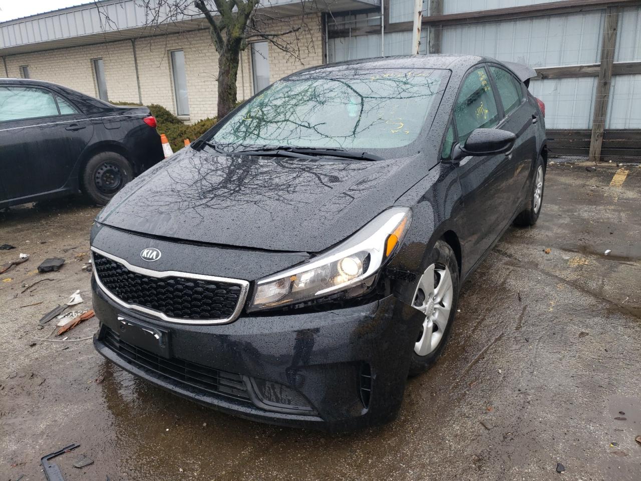 Photo 2 from auction – 2017 KIA FORTE with VIN 3KPFK4A76HE015158