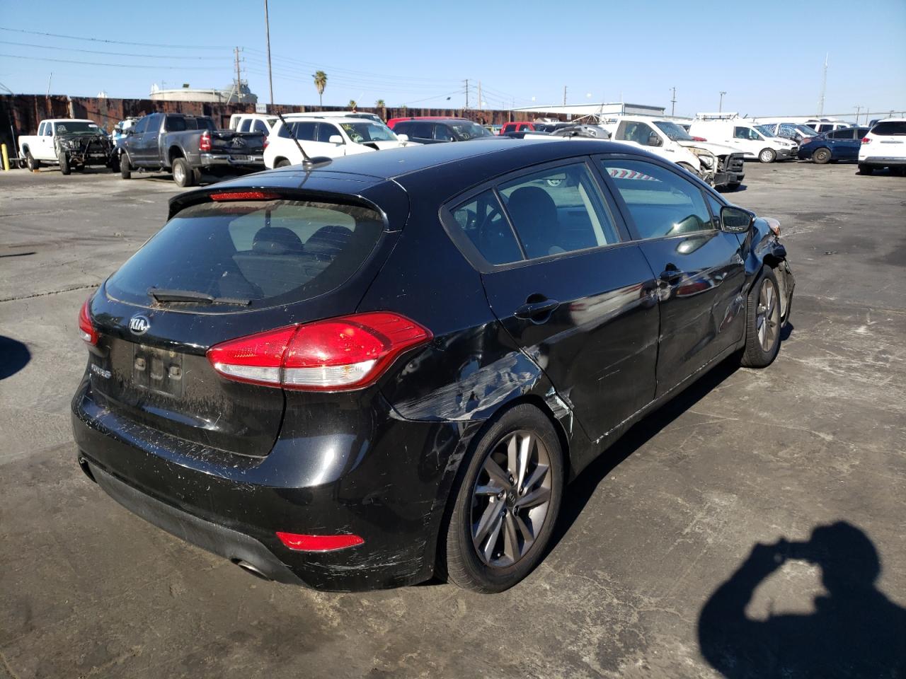 Photo 4 from auction – 2016 KIA FORTE LX with VIN KNAFK5A82G5536979