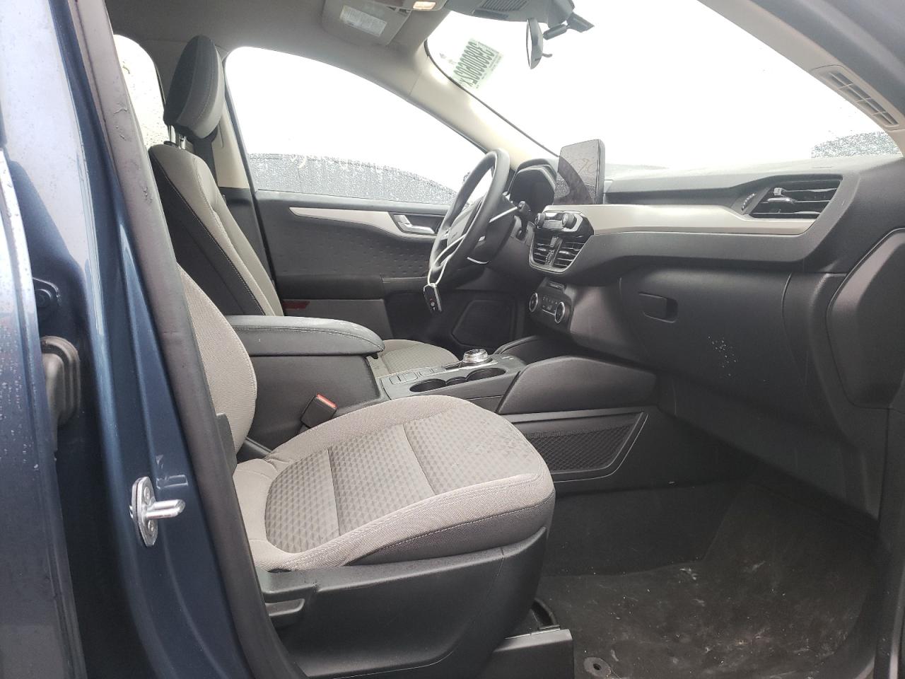 Photo 5 from auction – 2020 FORD ESCAPE SE with VIN 1FMCU9G64LUC56604