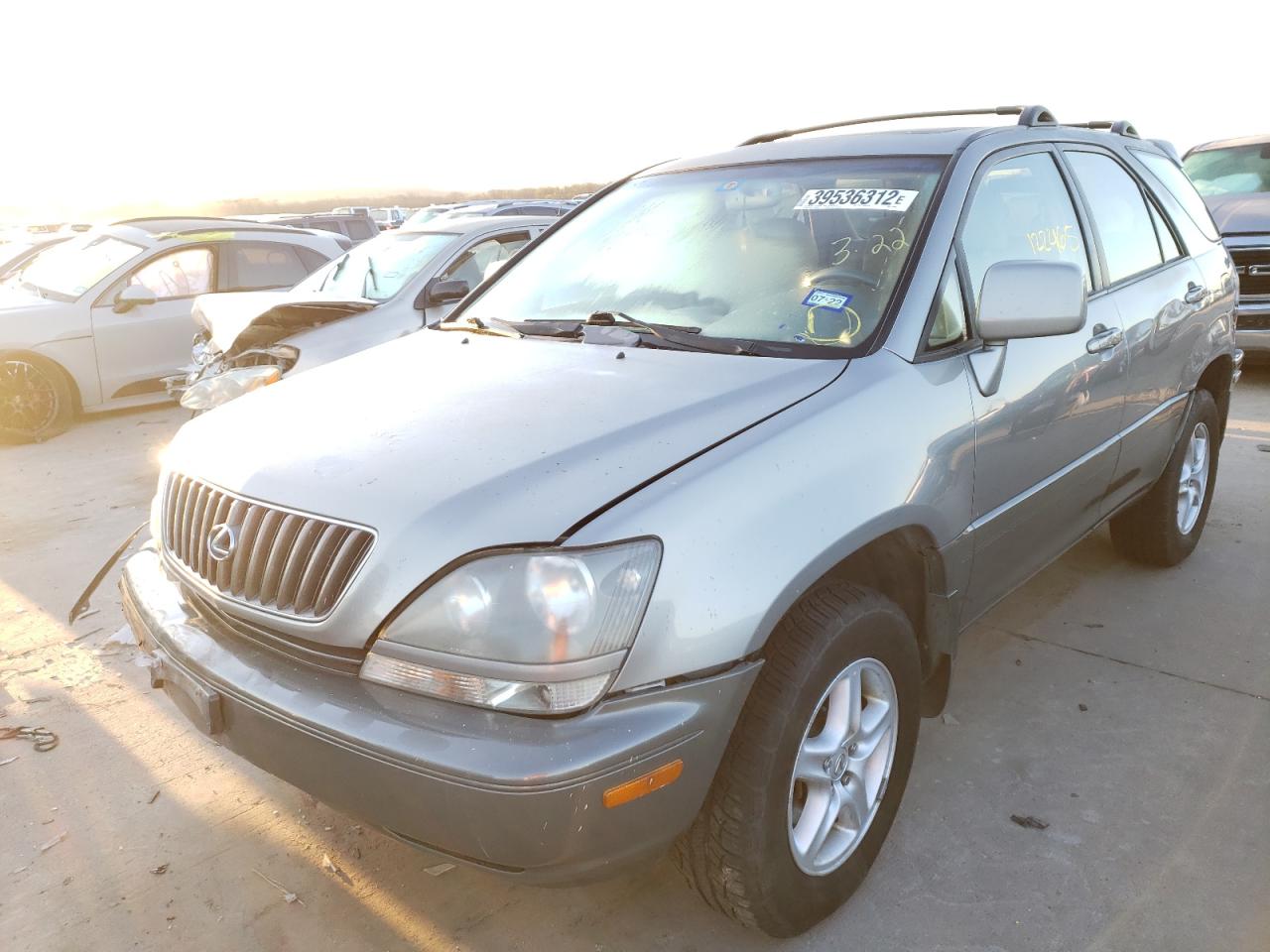 Photo 2 from auction – 2000 LEXUS E5 300 with VIN JT6HF10U8Y0132968