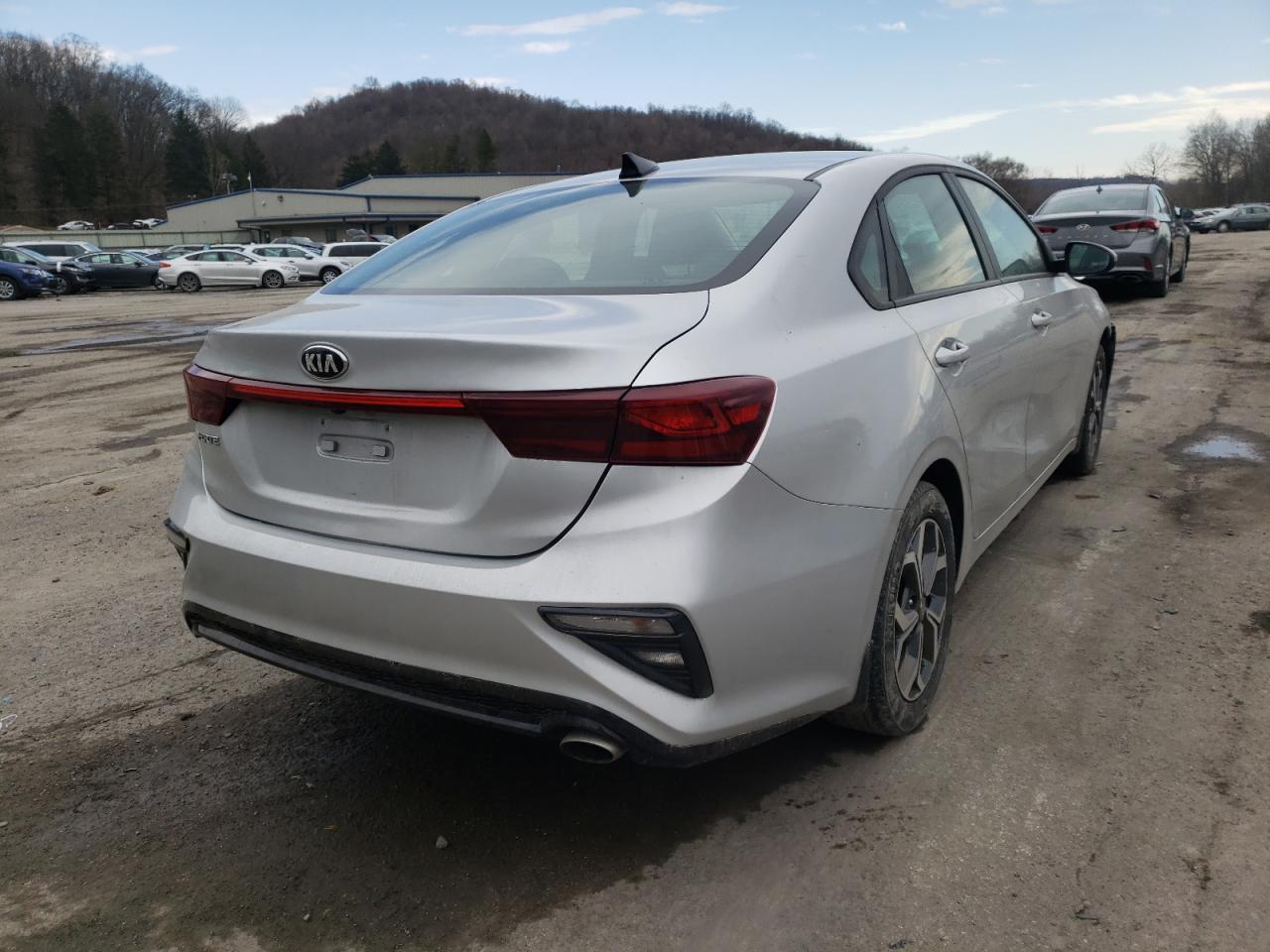Photo 4 from auction – 2019 KIA FORTE FE with VIN 3KPF24AD2KE099864