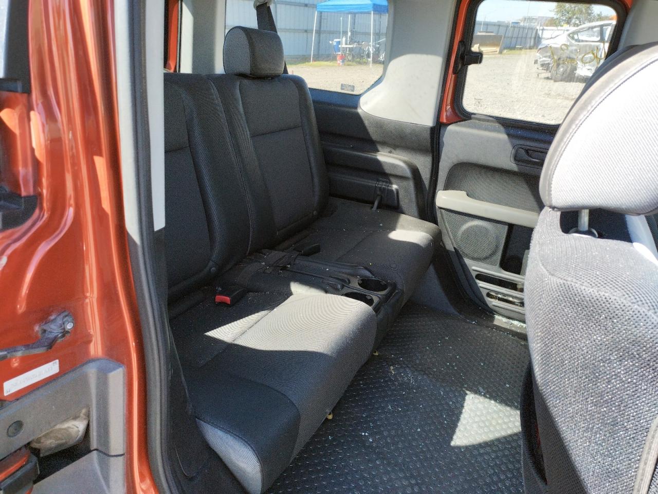 Photo 6 from auction – 2005 HONDA ELEMENT EX with VIN 5J6YH28635L017617