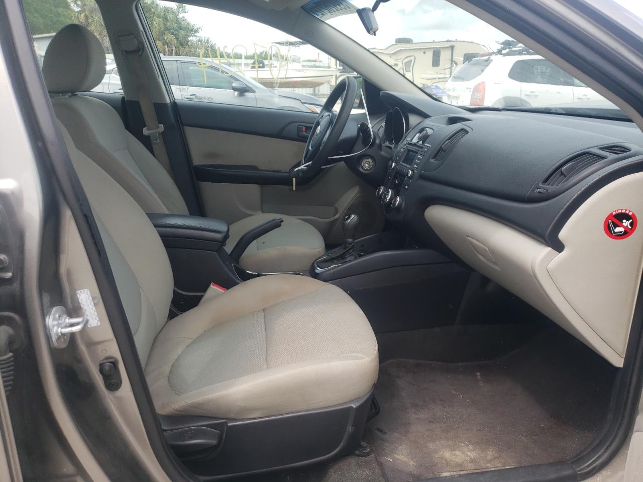 Photo 5 from auction – 2012 KIA FORTE EX with VIN KNAFU4A22C5610962