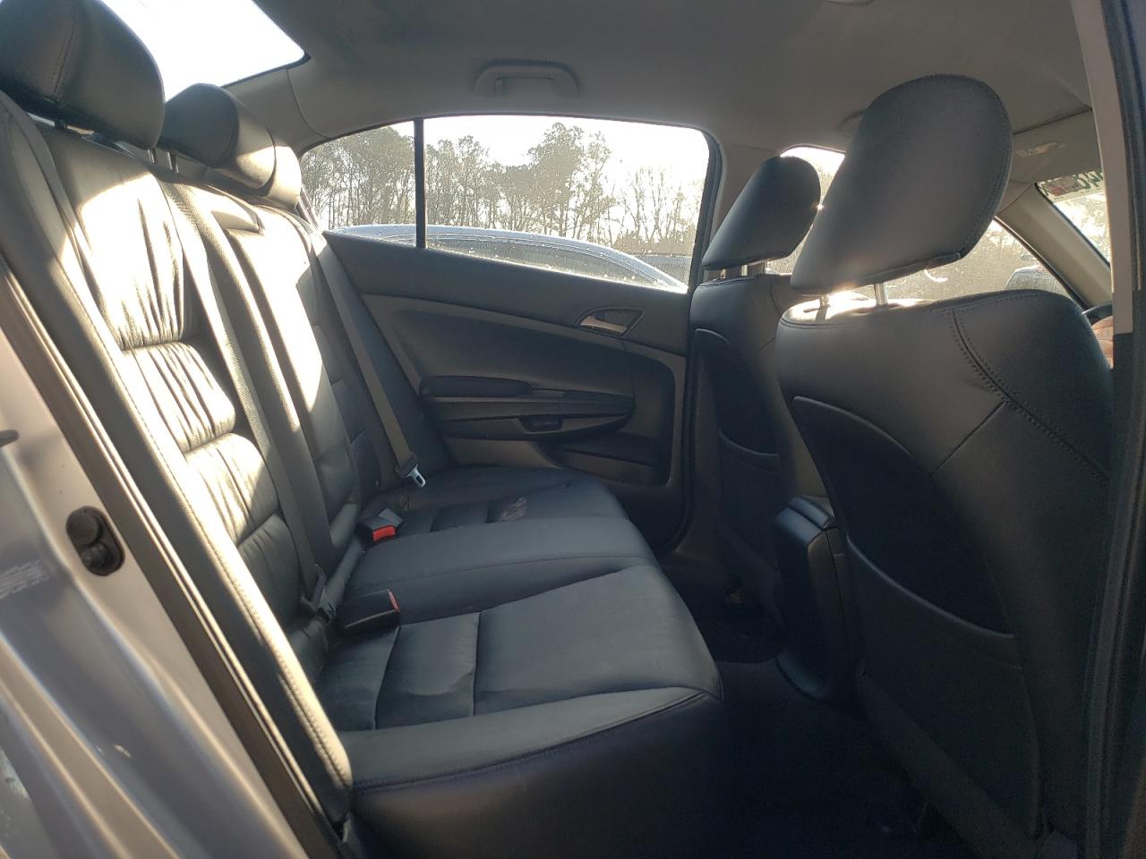 Photo 6 from auction – 2011 HONDA ACCORD SE with VIN 1HGCP2F65BA061732