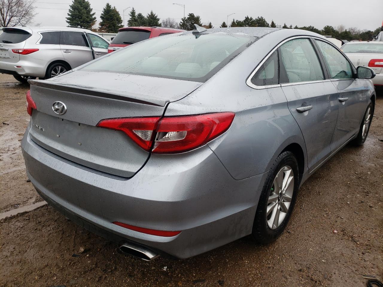 Photo 4 from auction – 2017 HYUNDAI SONATA SE with VIN 5NPE24AF4HH465972