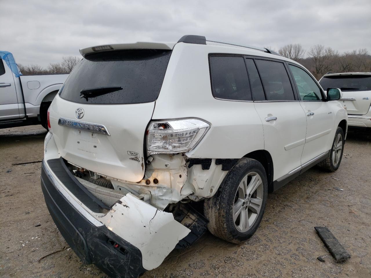 Photo 4 from auction – 2011 TOYOTA HIGHLANDER with VIN 5TDDK3EH1BS076385