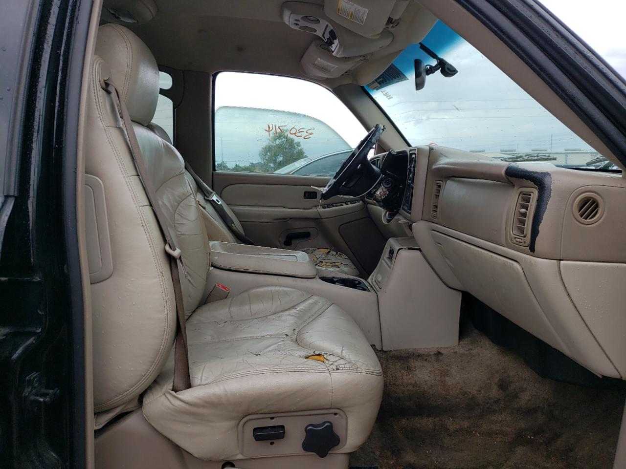 Photo 5 from auction – 2002 GMC YUKON with VIN 1GKEC13Z32R241714
