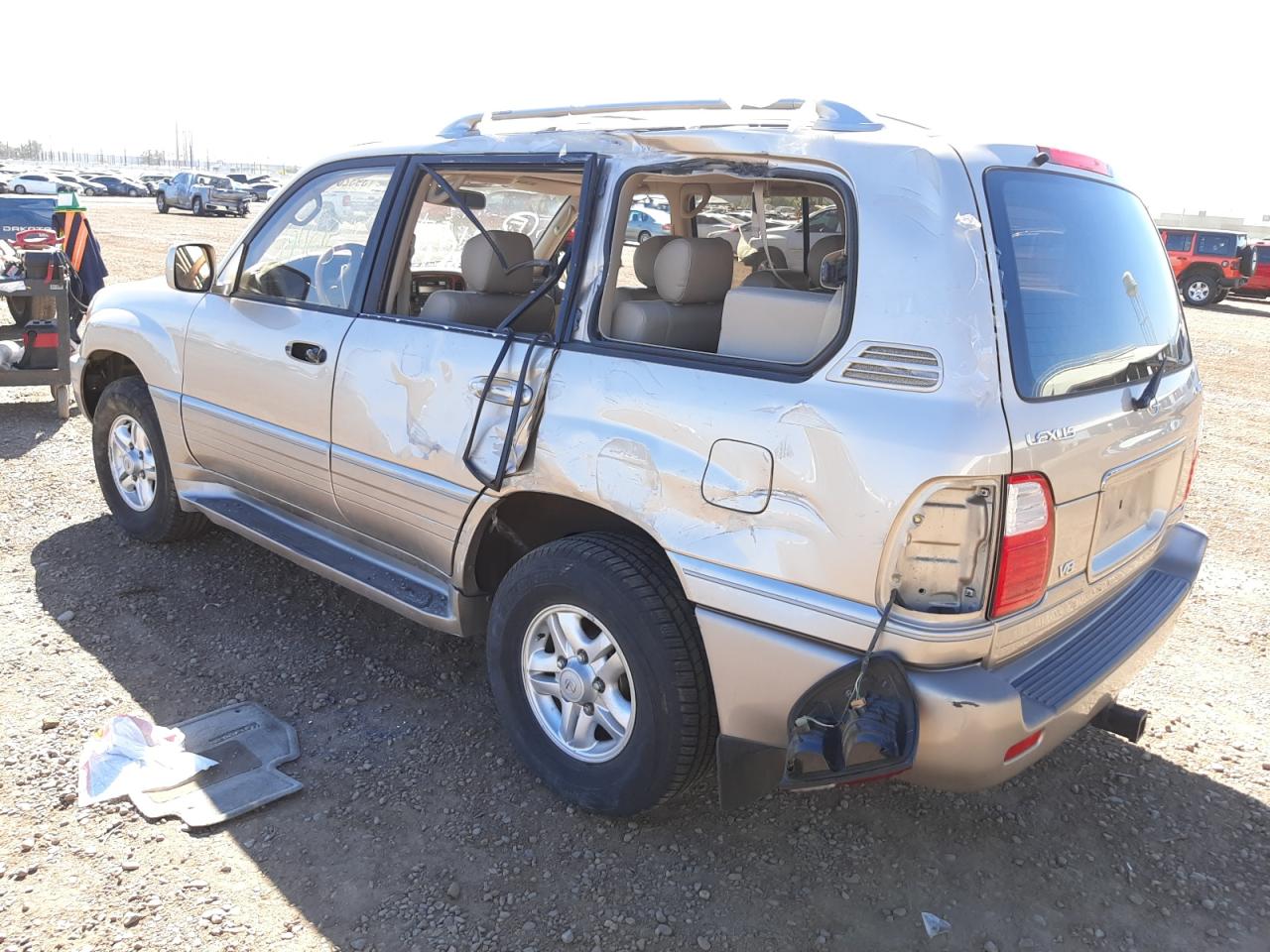 Photo 9 from auction – 2000 LEXUS LX 470 with VIN JT6HT00W9Y0093540
