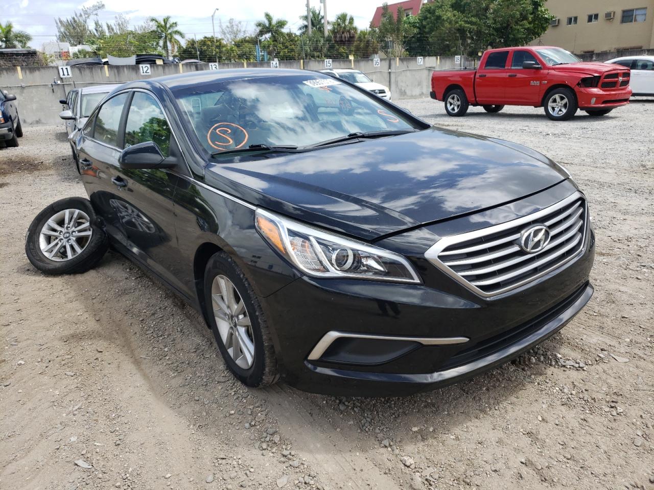 Photo 1 from auction – 2017 HYUNDAI SONATA SE with VIN 5NPE24AF6HH526061