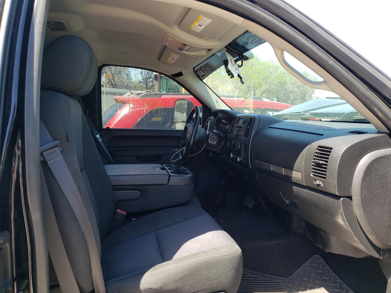 Photo 5 from auction – 2012 CHEVROLET SILVERADO with VIN 1GCRKSE7XCZ300440