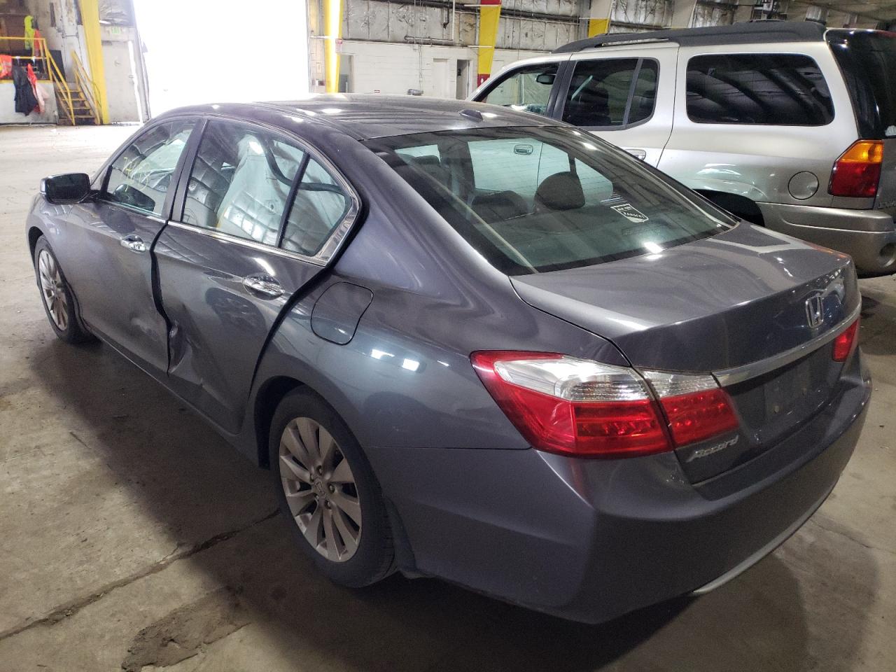 Photo 3 from auction – 2015 HONDA ACCORD EXL with VIN 1HGCR2F87FA073396