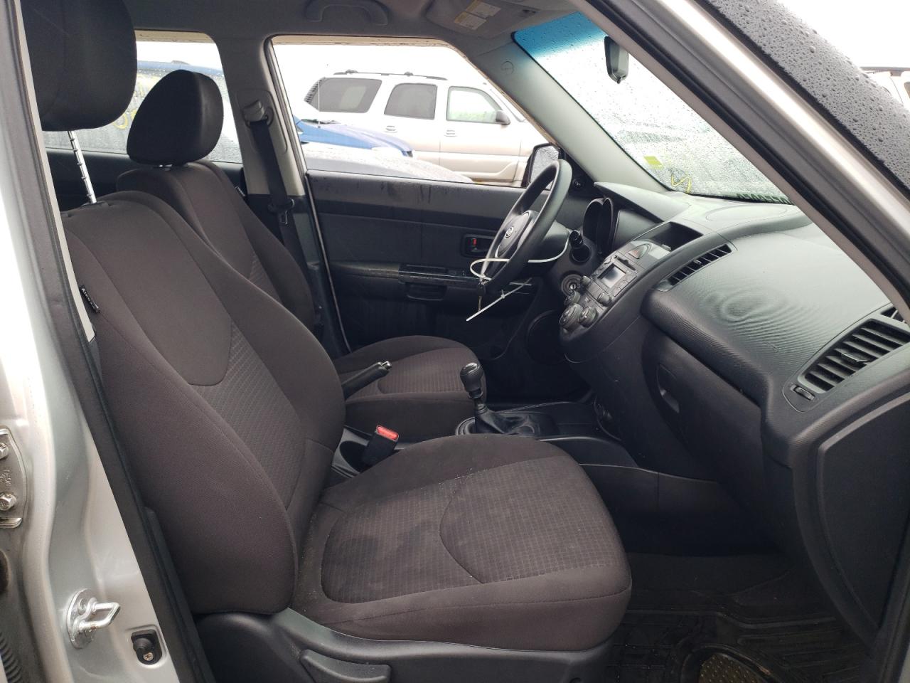 Photo 5 from auction – 2011 KIA SOUL with VIN KNDJT2A19B7265718