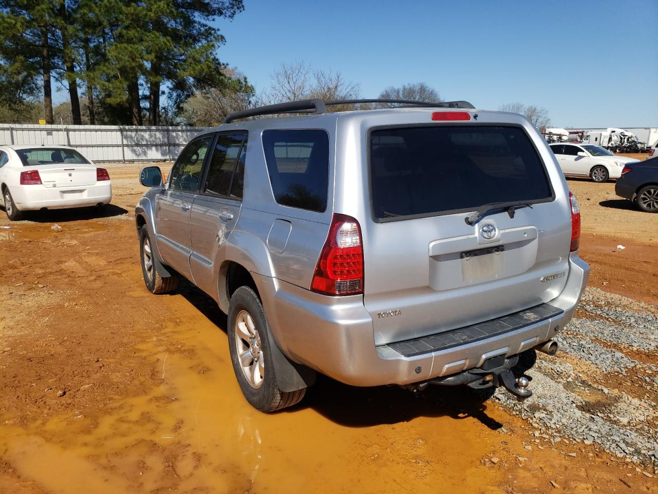 Photo 3 from auction – 2006 TOYOTA 4RUNNER SR with VIN JTEBT14R068034542