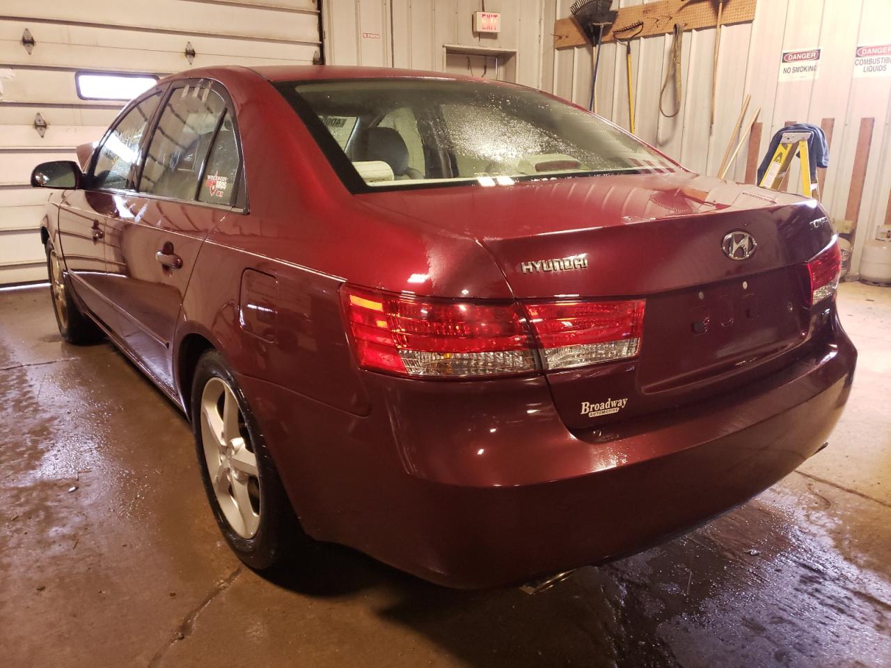 Photo 3 from auction – 2007 HYUNDAI SONATA SE with VIN 5NPEU46F47H208084