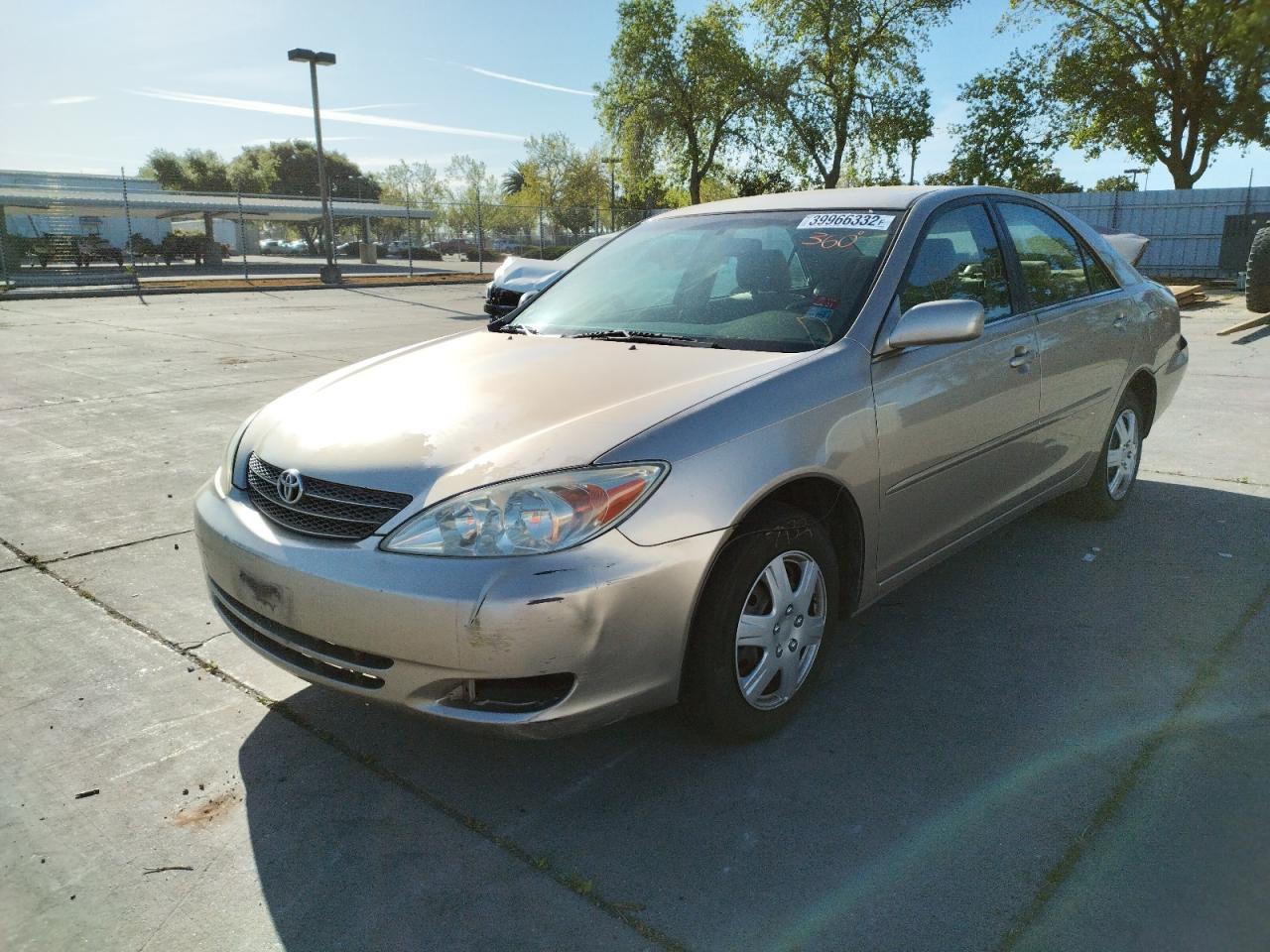 Photo 2 from auction – 2002 TOYOTA CAMRY/LE/X with VIN JTDBE32K620077033