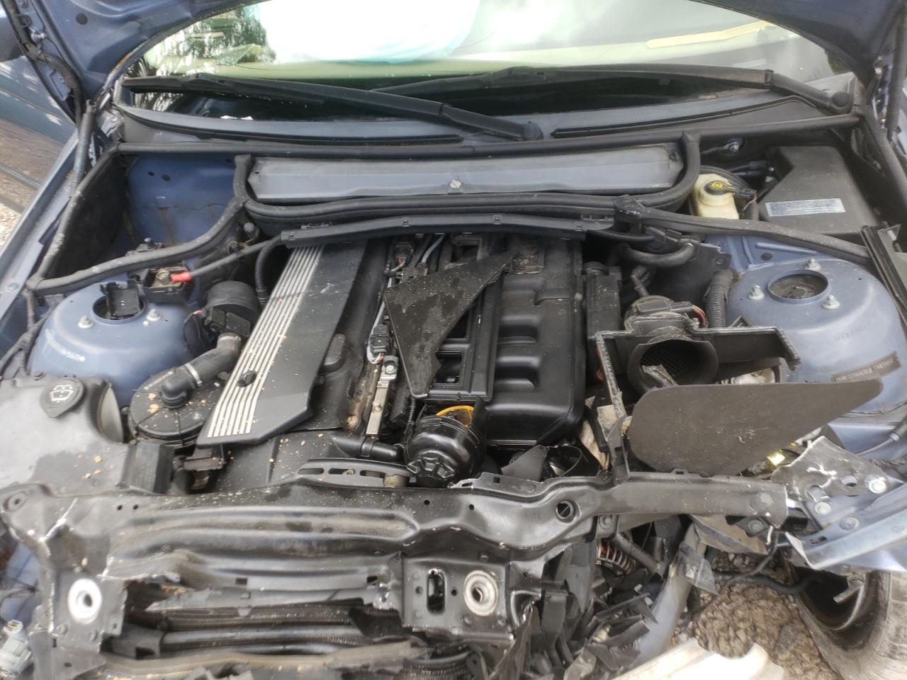 Photo 7 from auction – 2004 BMW 325I with VIN WBAEV334X4KW15640