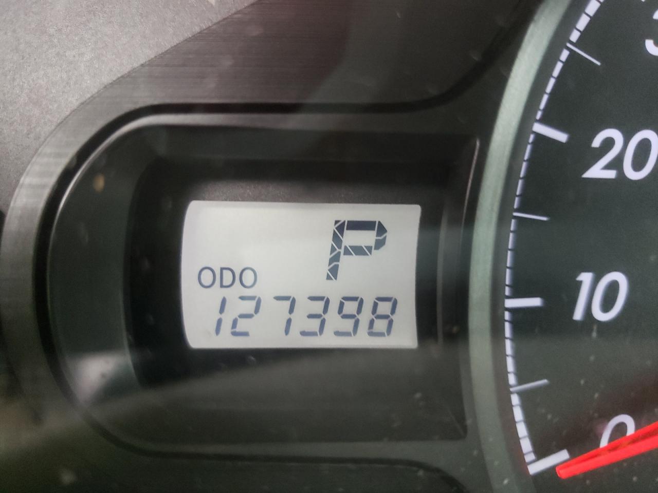 Photo 8 from auction – 2011 TOYOTA SIENNA LE with VIN 5TDKK3DC8BS115275