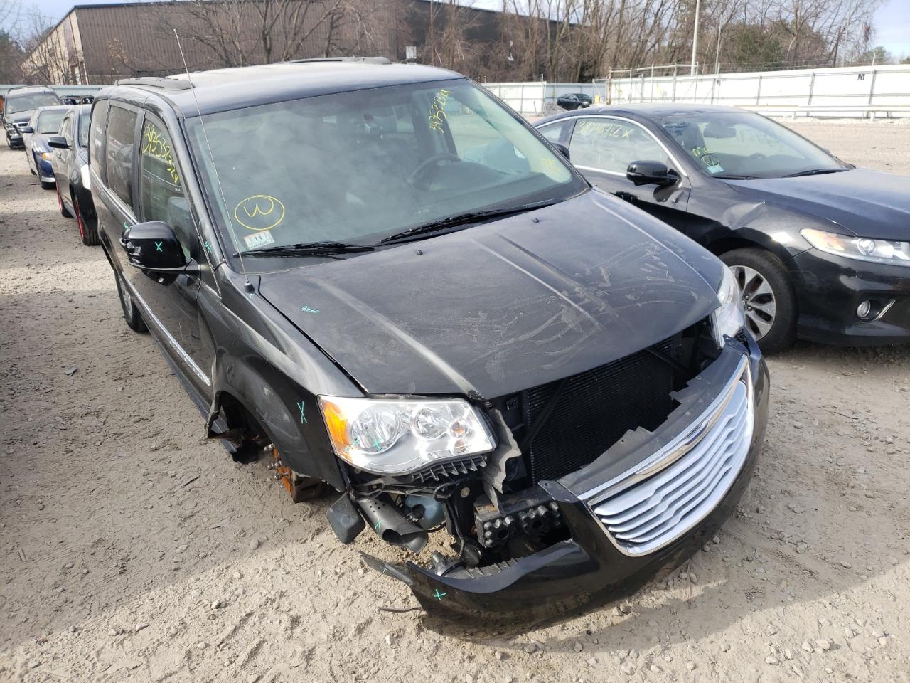 Photo 9 from auction – 2013 CHRYSLER TOWN & COU with VIN 2C4RC1BGXDR631672