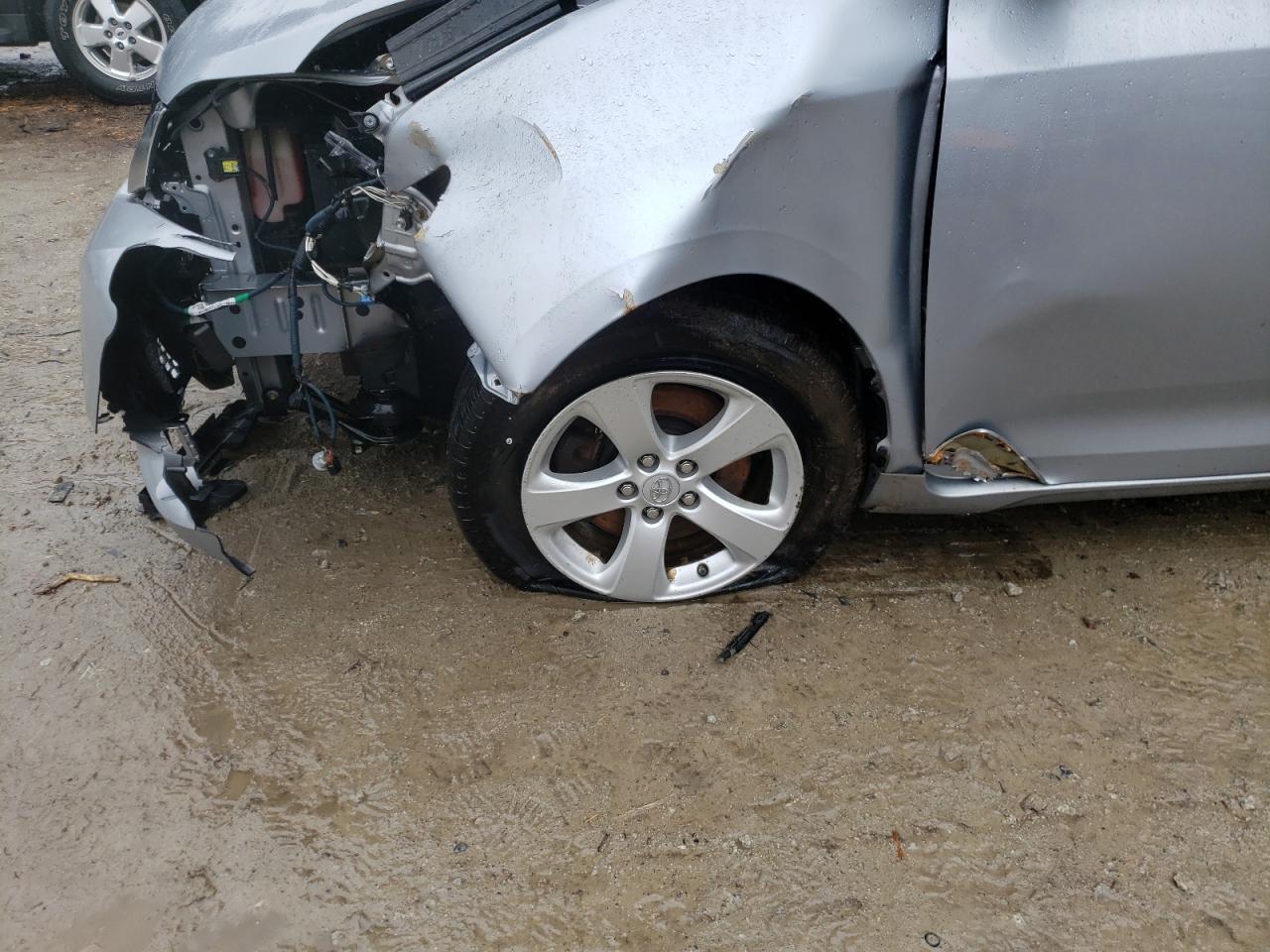 Photo 9 from auction – 2014 TOYOTA SIENNA LE with VIN 5TDKK3DC8ES462867