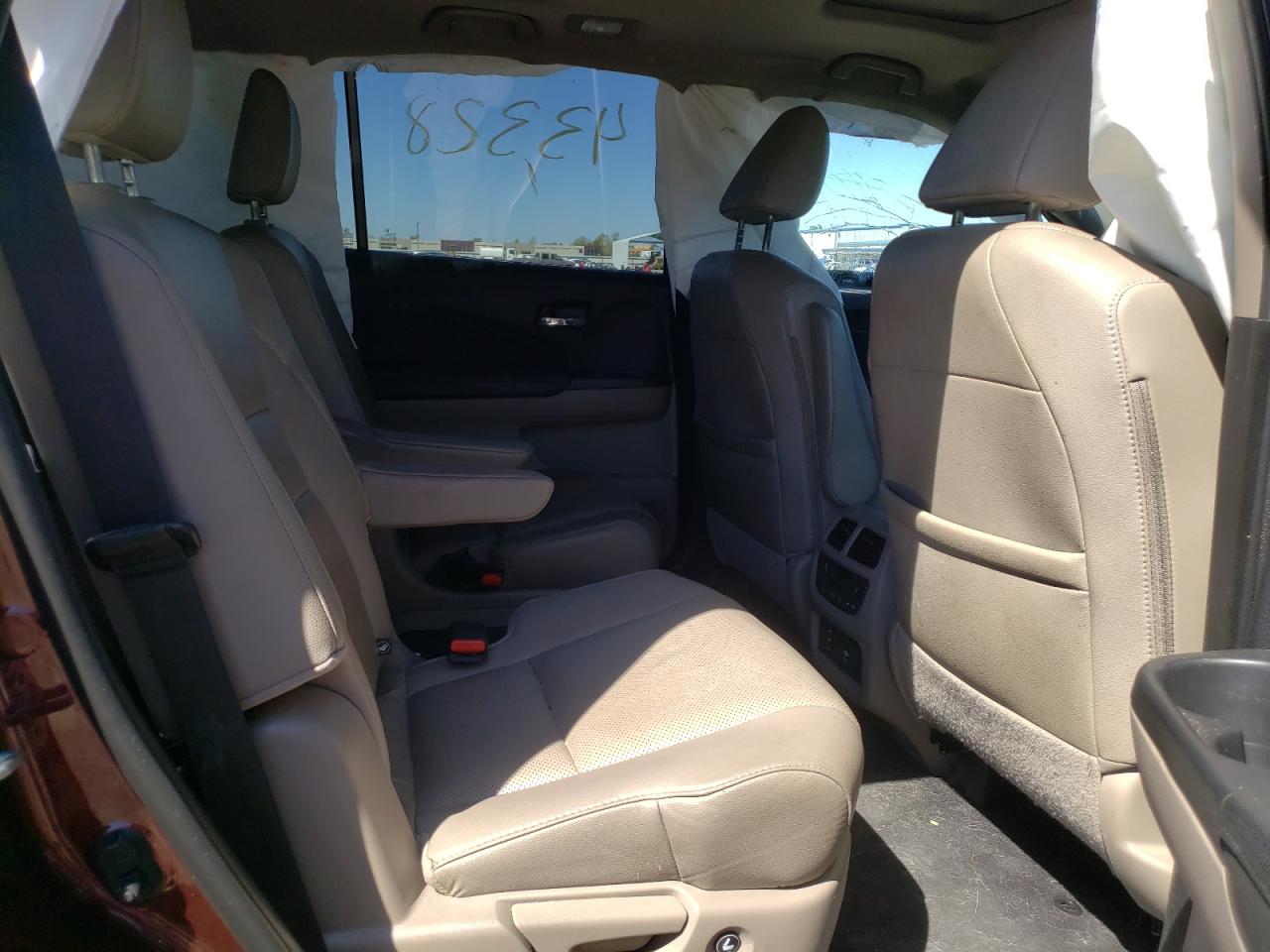 Photo 6 from auction – 2018 HONDA PILOT ELIT with VIN 5FNYF6H01JB037053
