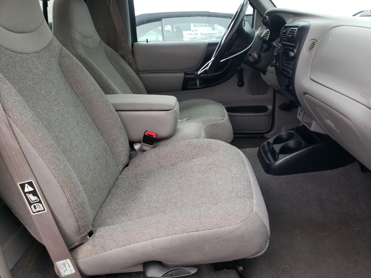 Photo 5 from auction – 2000 FORD RANGER with VIN 1FTYR11V8YPB35173