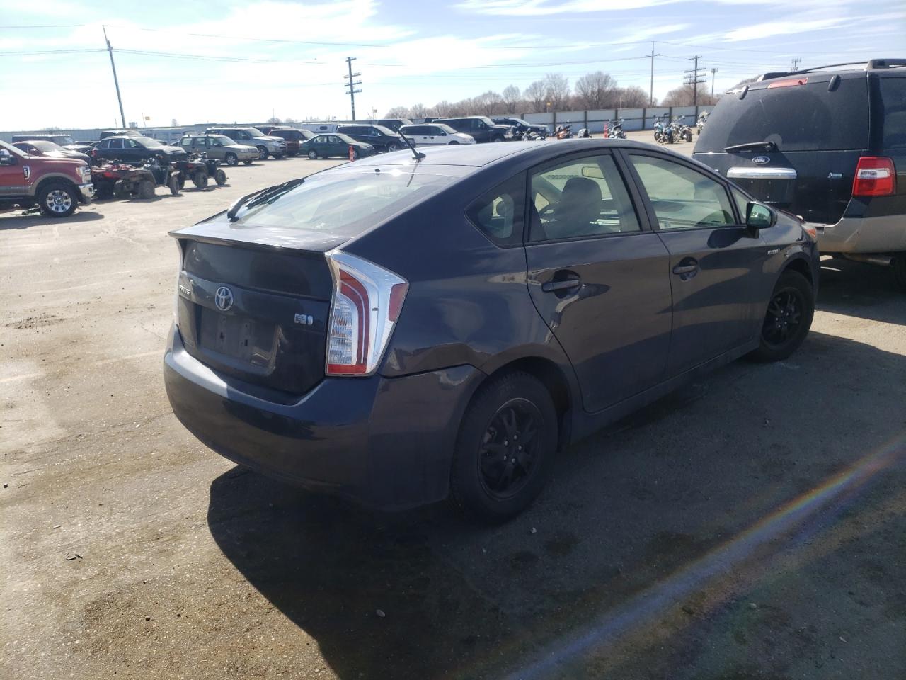 Photo 4 from auction – 2013 TOYOTA PRIUS with VIN JTDKN3DU1D1732064