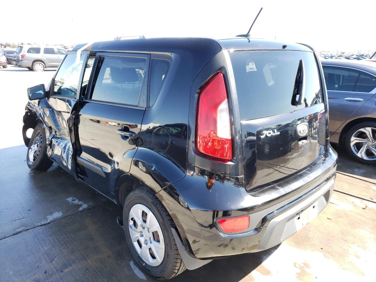 Photo 3 from auction – 2013 KIA SOUL with VIN KNDJT2A59D7511575