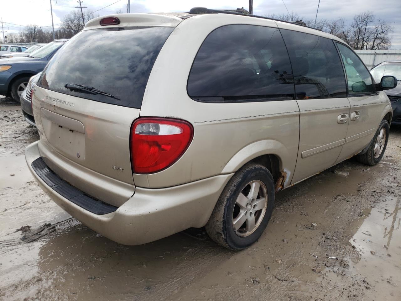 Photo 4 from auction – 2005 DODGE GRAND CARA with VIN 2D4GP44L15R322460