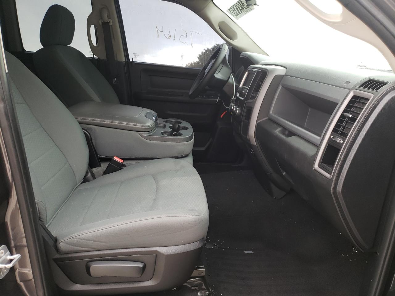 Photo 5 from auction – 2014 RAM 1500 ST with VIN 1C6RR6FT5ES355542