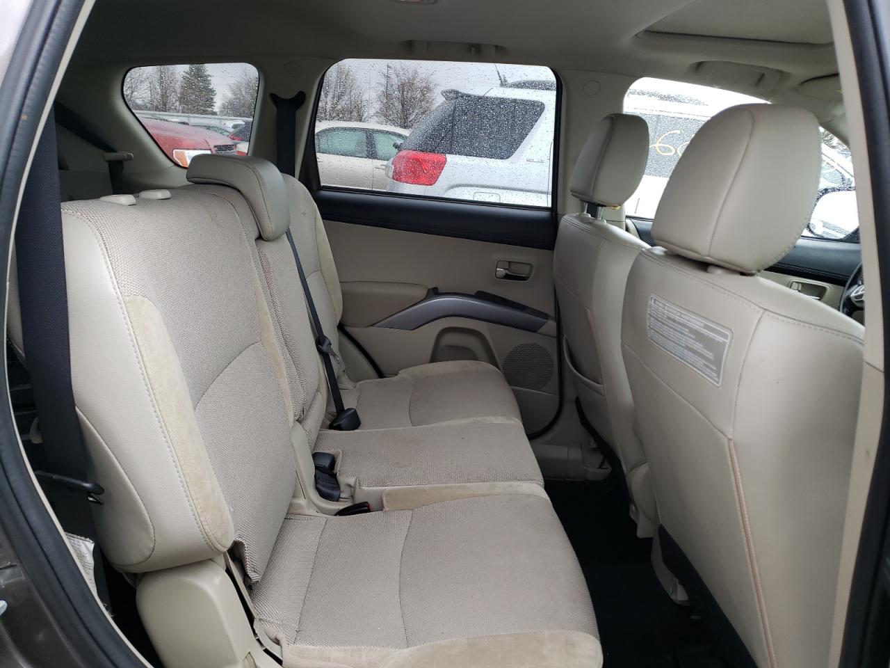 Photo 6 from auction – 2011 MITSUBISHI OUTLANDER with VIN JA4JT3AW0BU031836