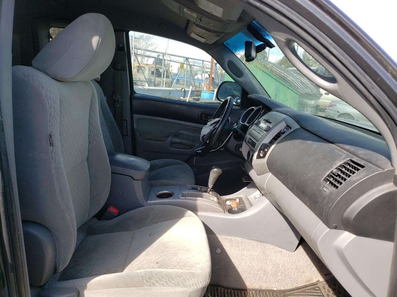 Photo 5 from auction – 2010 TOYOTA TACOMA with VIN 5TEUU4EN1AZ682227