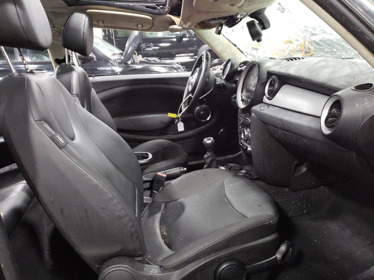 Photo 5 from auction – 2011 MINI COOPER CLU with VIN WMWZF3C55BT267633