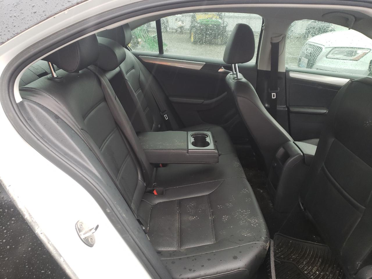 Photo 6 from auction – 2017 VOLKSWAGEN JETTA SE with VIN 3VWDB7AJ5HM326734
