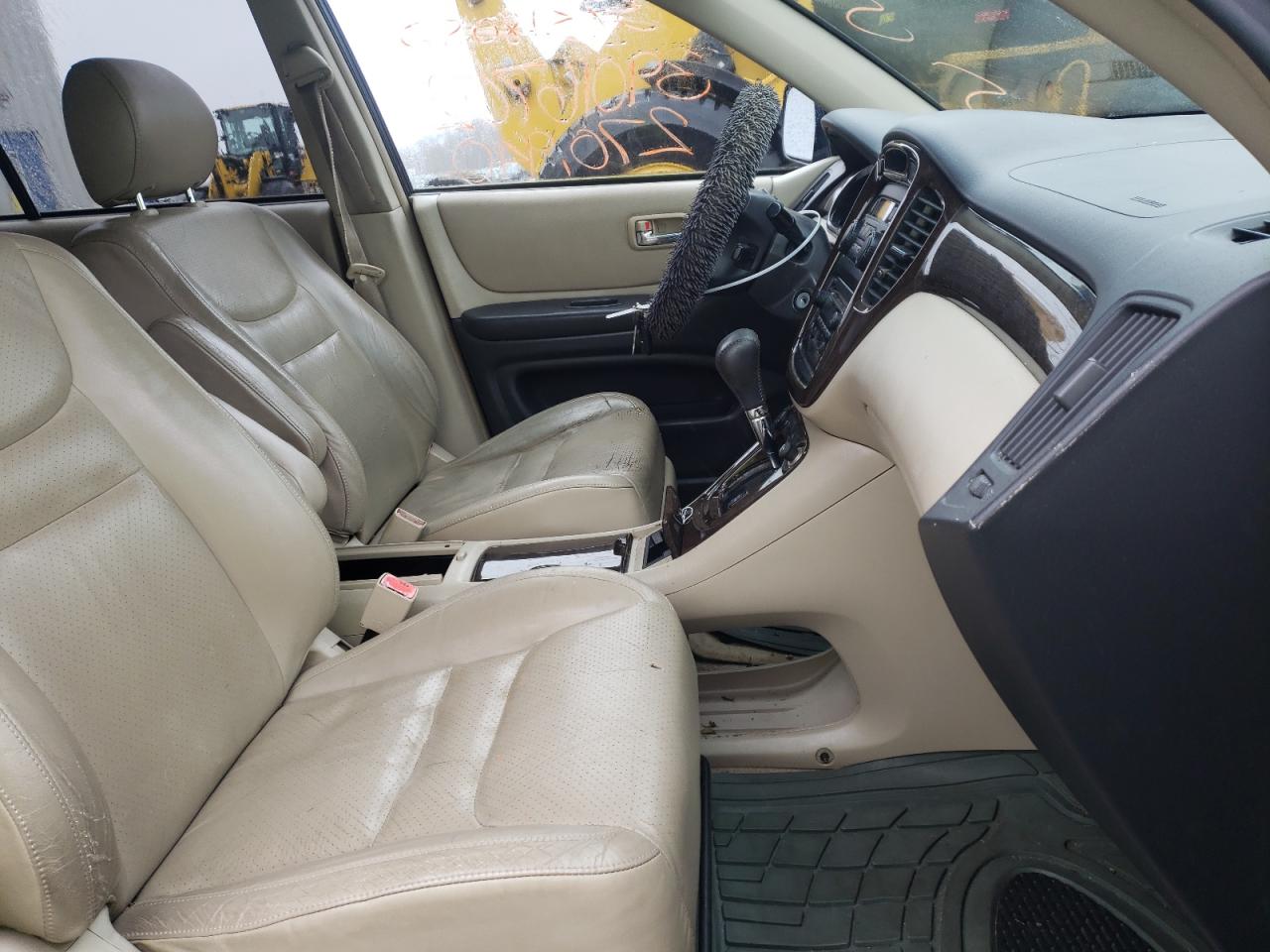 Foto 5 de la subasta – 2003 TOYOTA HIGHLANDER con VIN JTEHF21A930130525