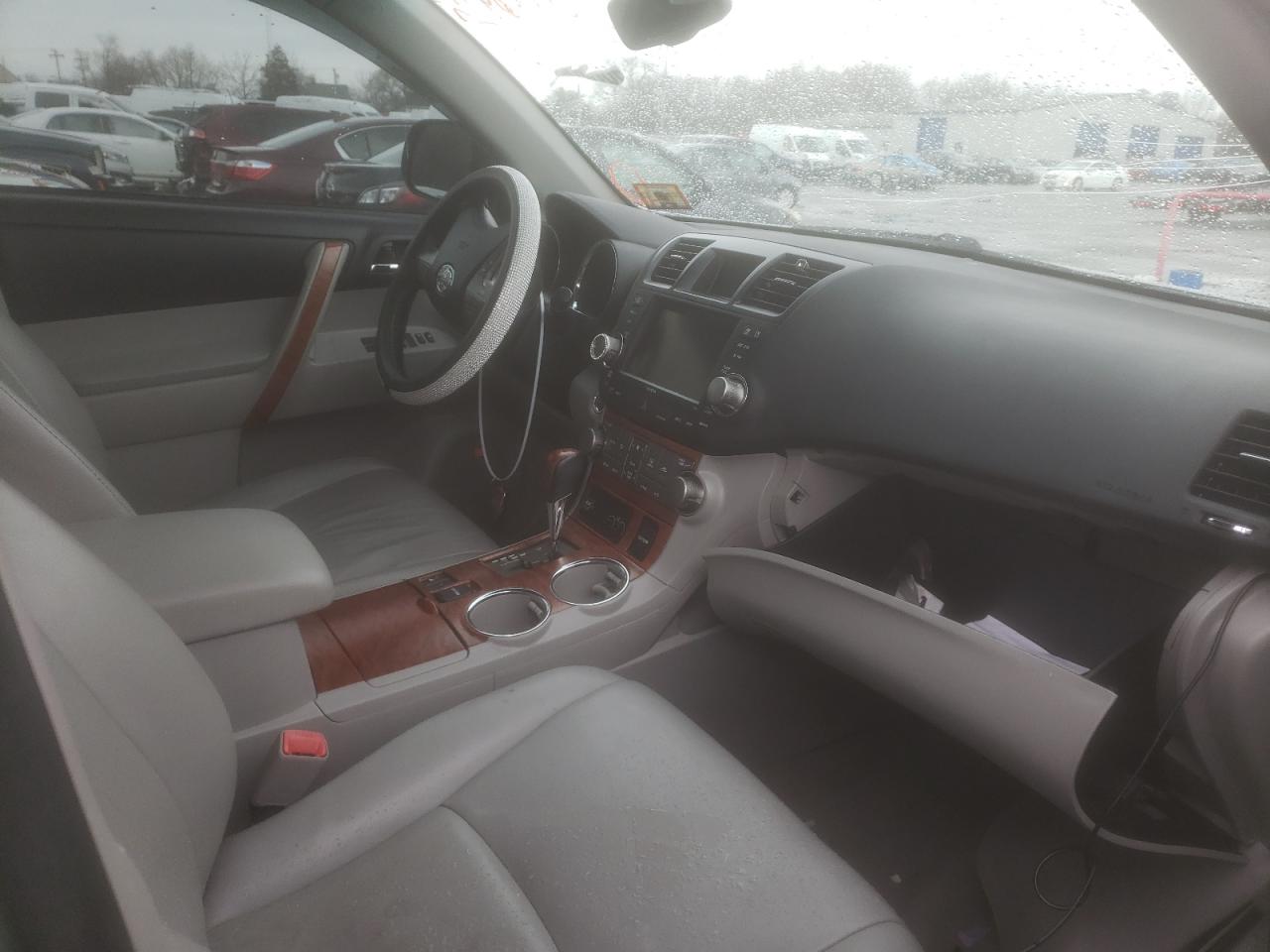 Photo 5 from auction – 2010 TOYOTA HIGHLANDER with VIN 5TDDK3EH7AS028291